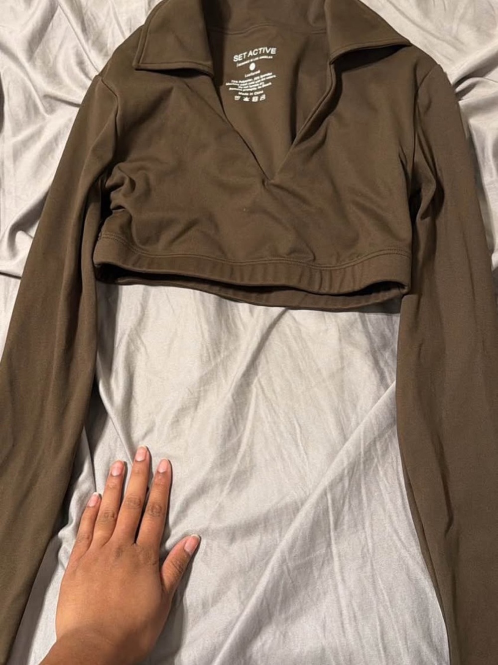 SET Active Olive Cropped V-Neck Long Sleeve Top